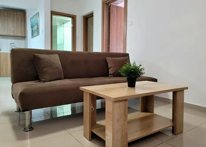 Palm Sea Suite 17